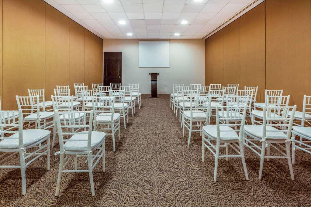 La Quinta By Wyndham Poza Rica Otel Konforlar fotoğraf