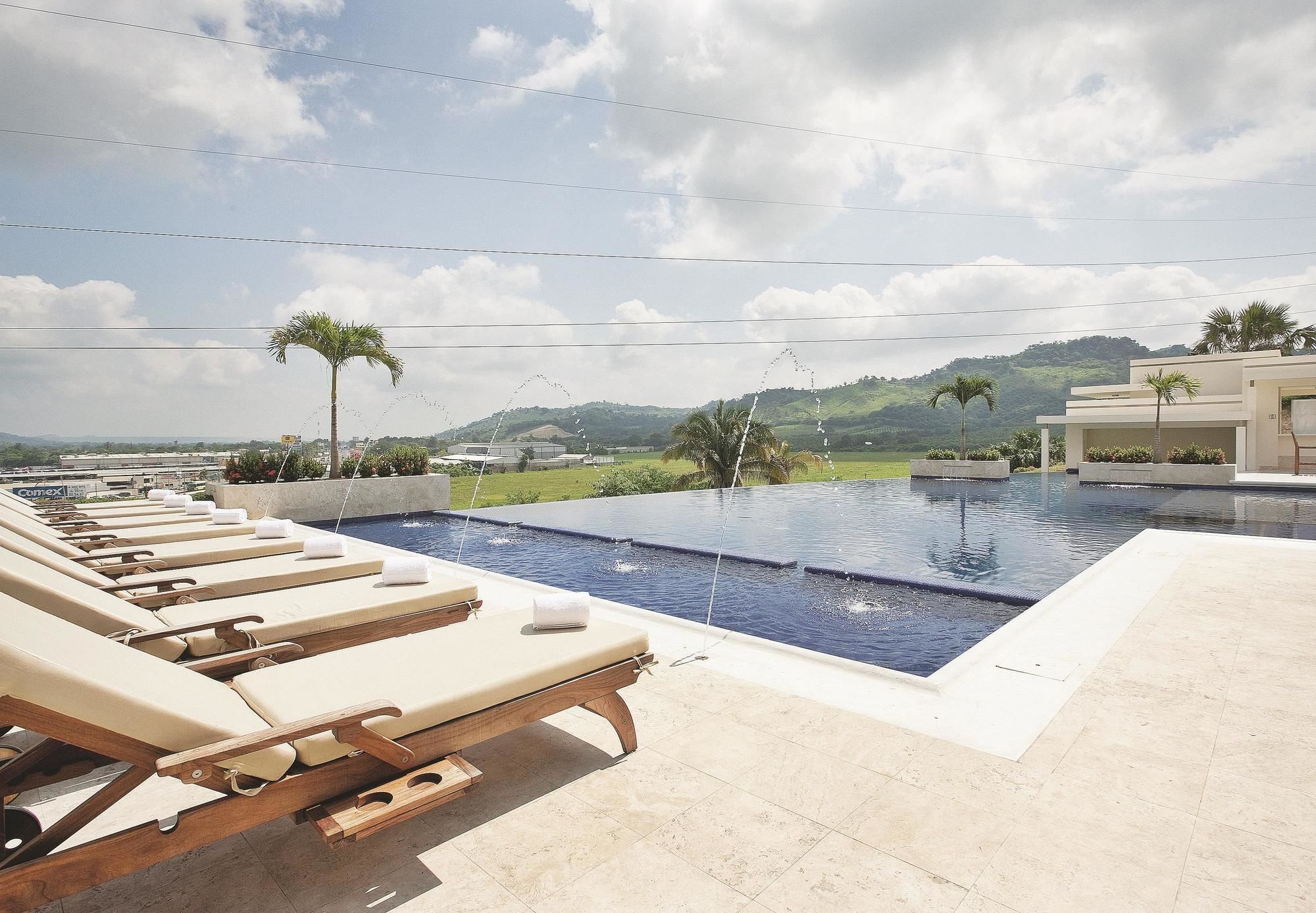 La Quinta By Wyndham Poza Rica Otel Dış mekan fotoğraf